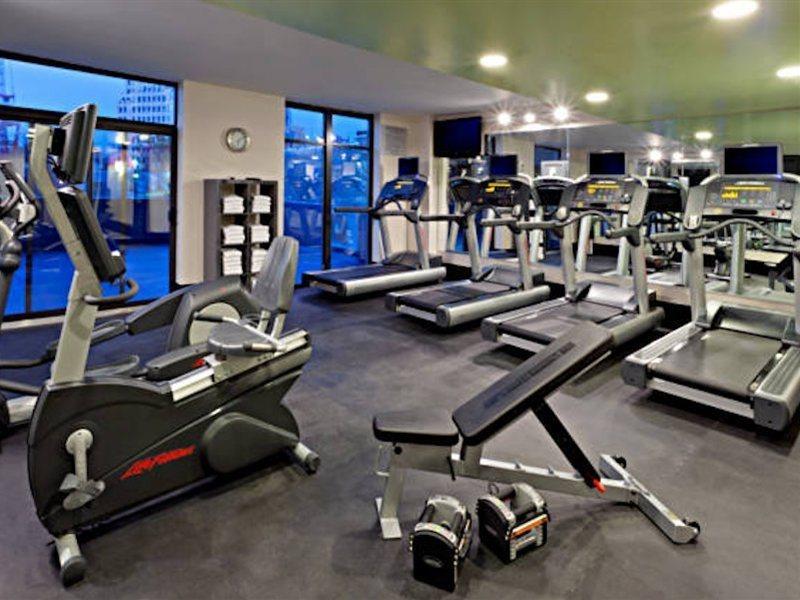 Fairfield Inn & Suites By Marriott New York Queens/Queensboro Bridge Exteriör bild