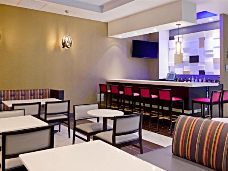 Fairfield Inn & Suites By Marriott New York Queens/Queensboro Bridge Exteriör bild